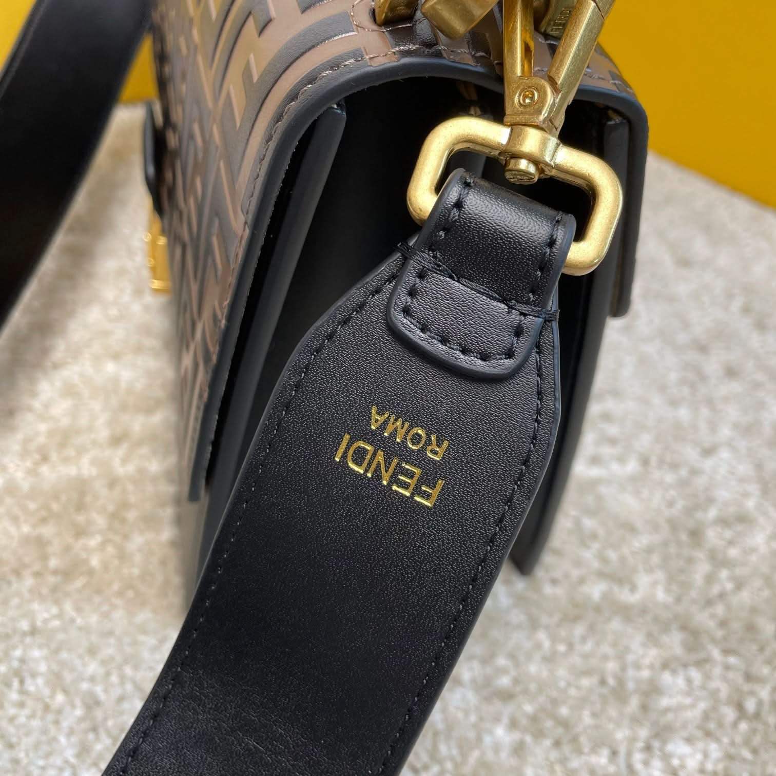 Fendi Tasche Kan U Shoulder Bag - Griserik