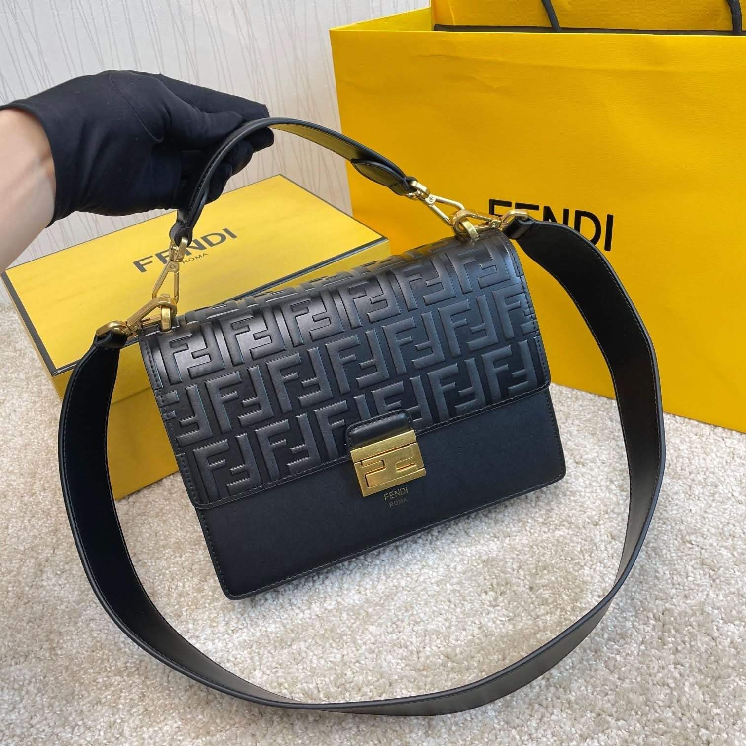 Fendi Tasche Kan U Shoulder Bag - Griserik