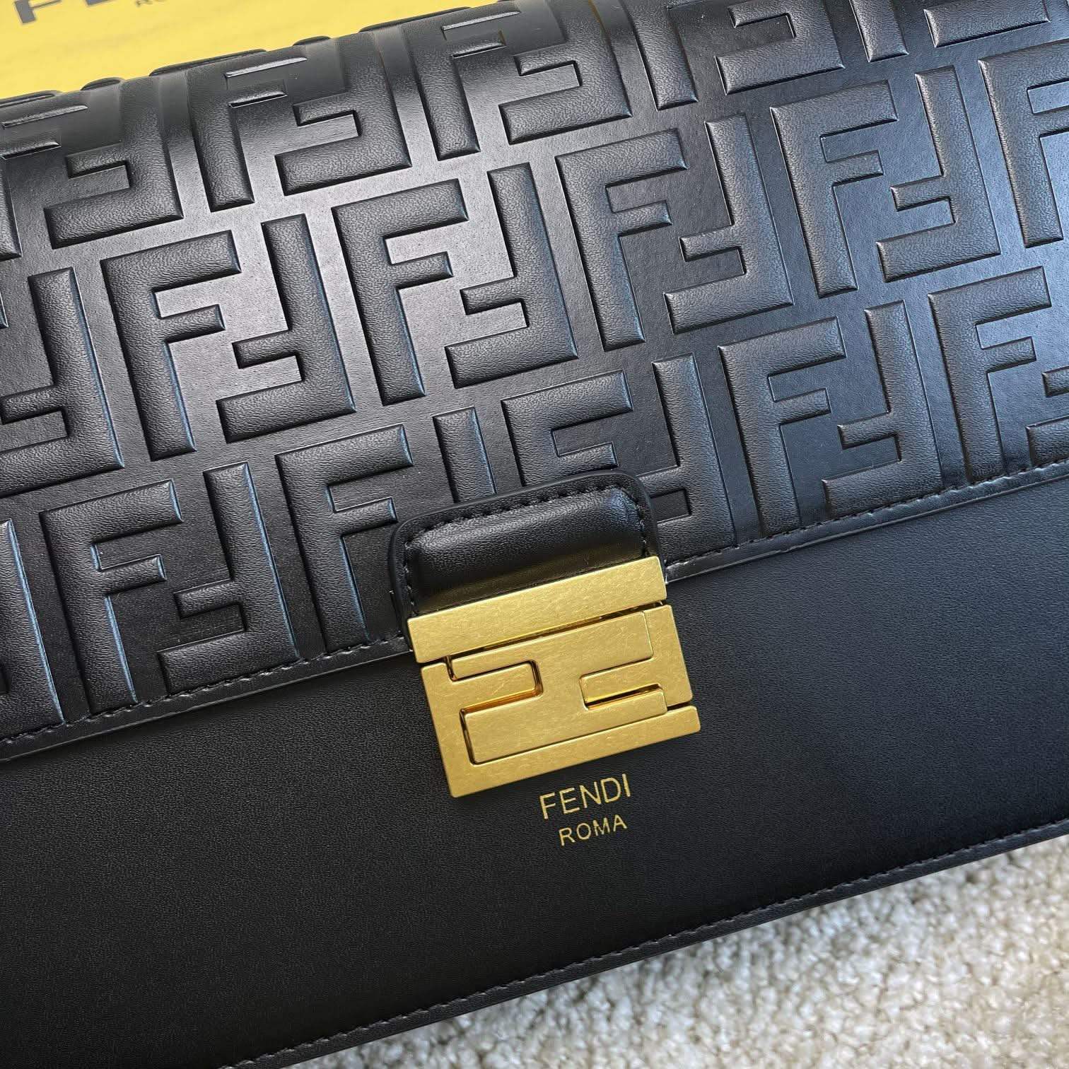 Fendi Tasche Kan U Shoulder Bag - Griserik