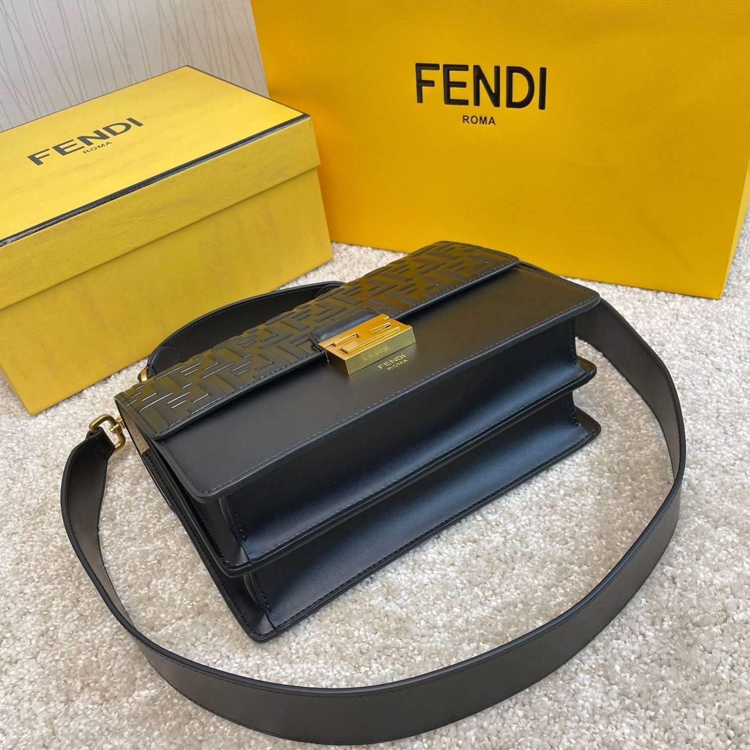 Fendi Tasche Kan U Shoulder Bag - Griserik