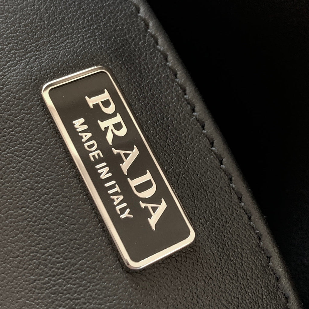 Prada Milano Flap Bag Brushed Leather 23cm - Griserik