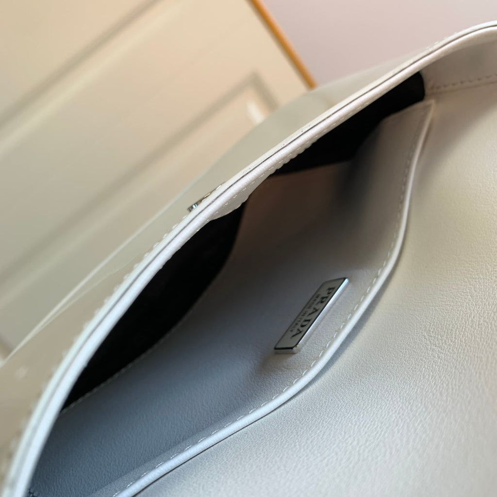 Prada Milano Flap Bag Brushed Leather 23cm - Griserik