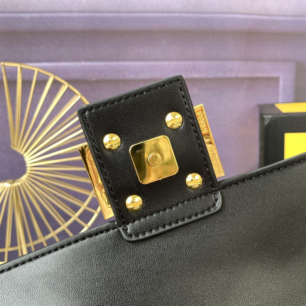 Fendi Baguette Mini Leather Crossbody Bag 19cm - Griserik