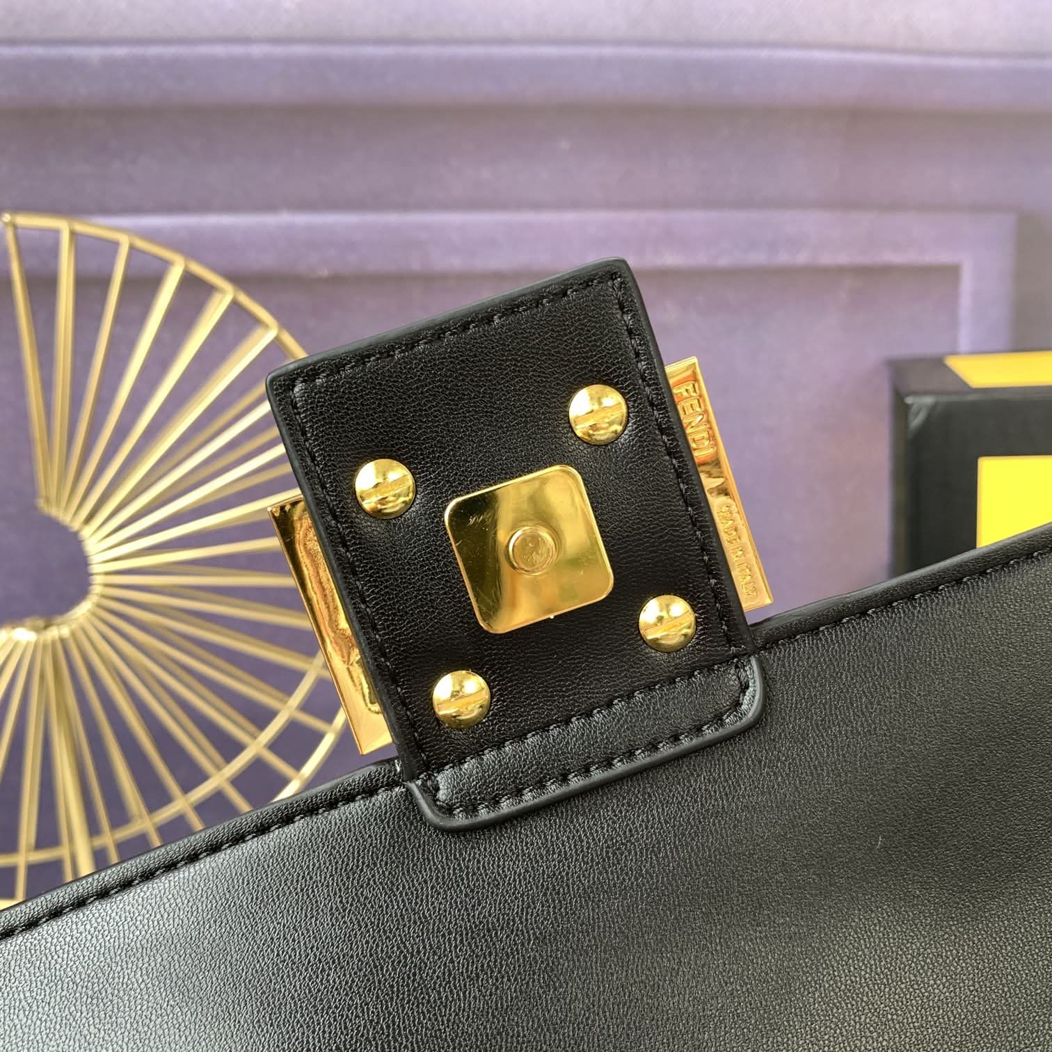 Fendi Baguette Mini Leather Crossbody Bag 19cm - Griserik