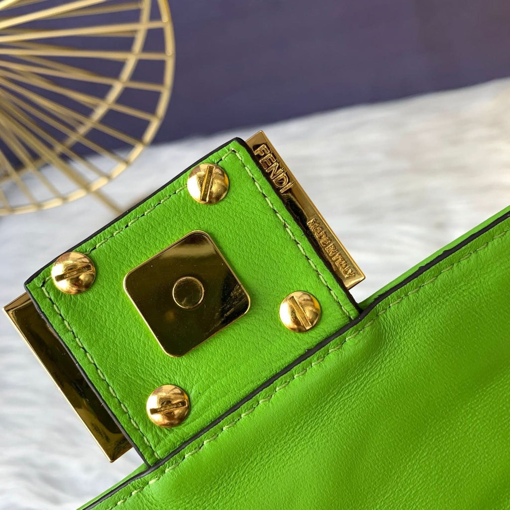 Fendi Baguette Mini Leather Crossbody Bag 19cm - Griserik