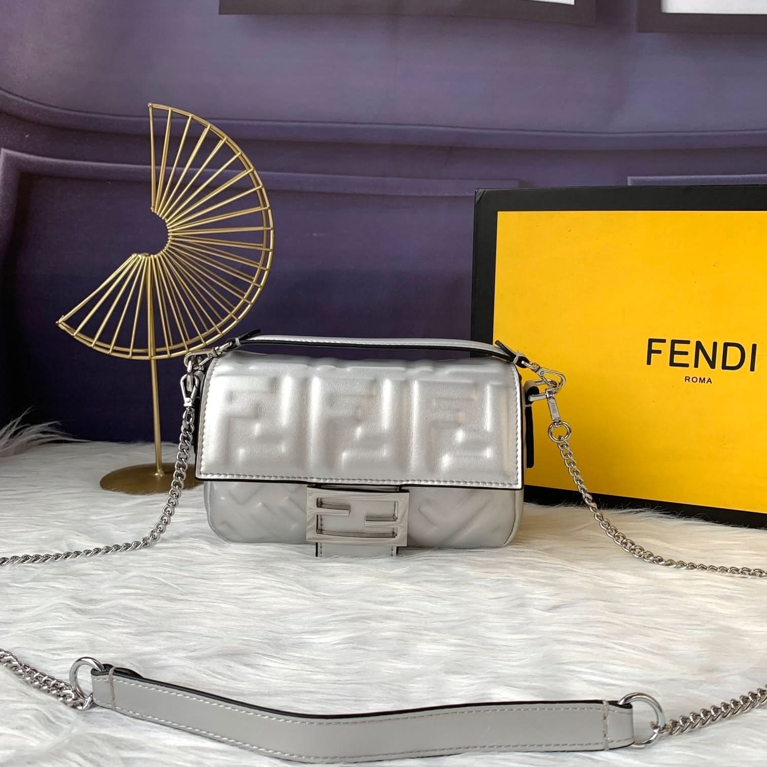 Fendi Baguette Mini Leather Crossbody Bag 19cm - Griserik