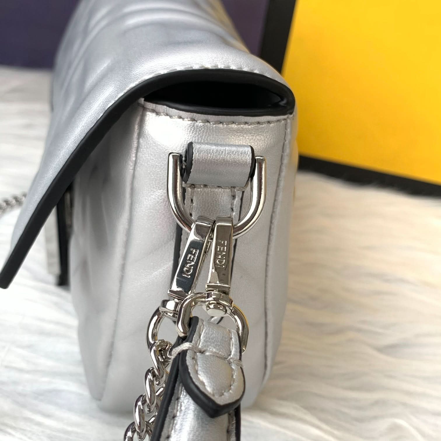 Fendi Baguette Mini Leather Crossbody Bag 19cm - Griserik