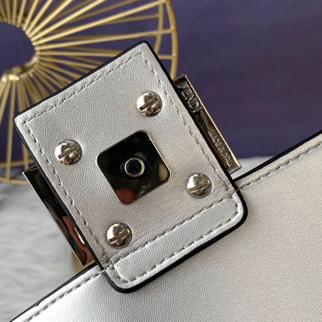 Fendi Baguette Mini Leather Crossbody Bag 19cm - Griserik