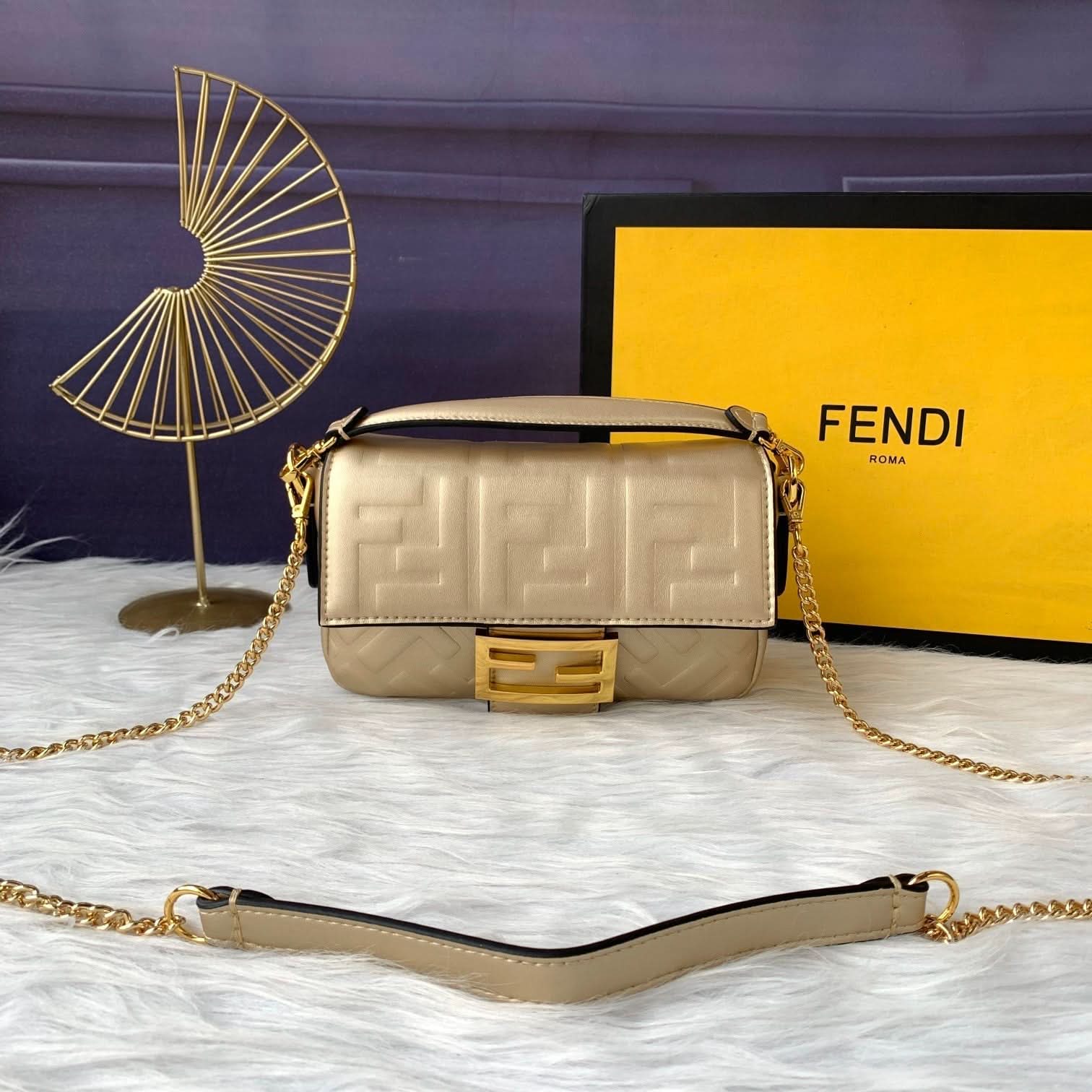 Fendi Baguette Mini Leather Crossbody Bag 19cm - Griserik