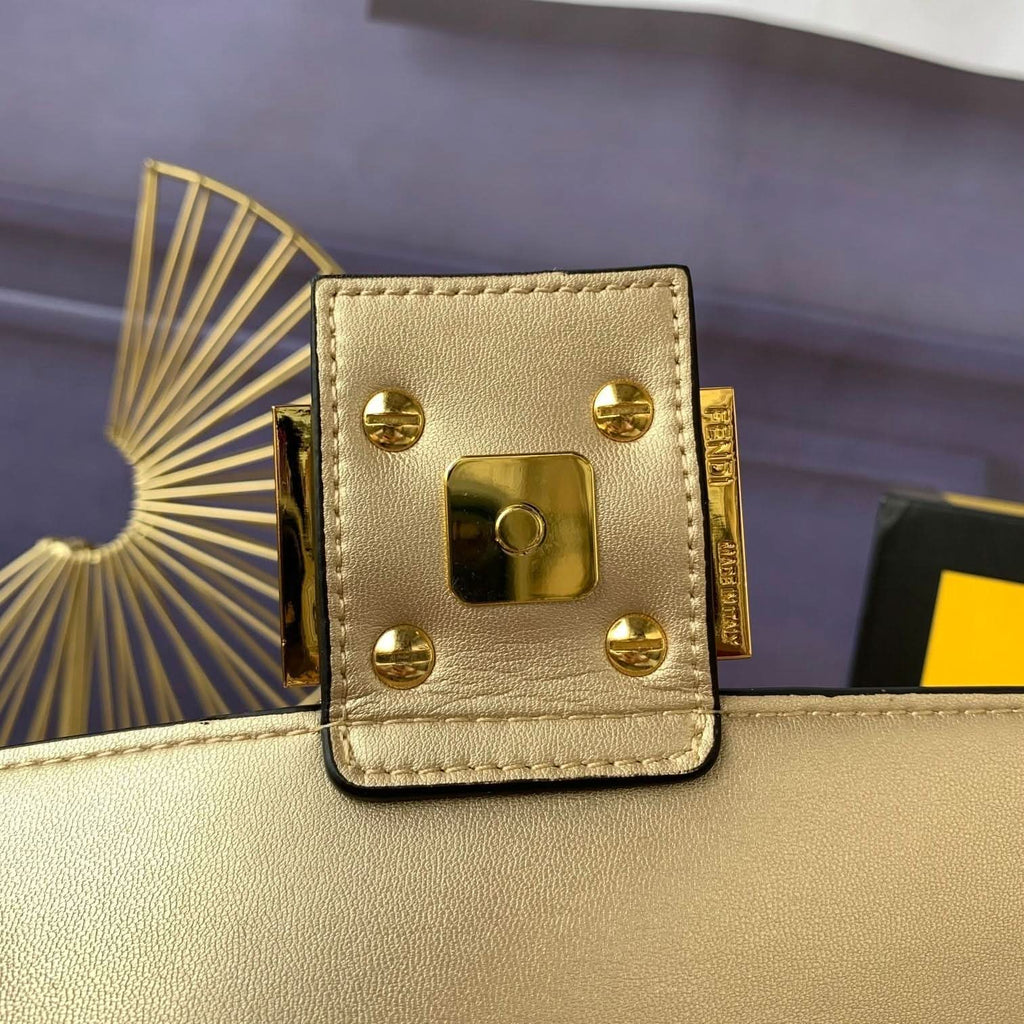 Fendi Baguette Mini Leather Crossbody Bag 19cm - Griserik