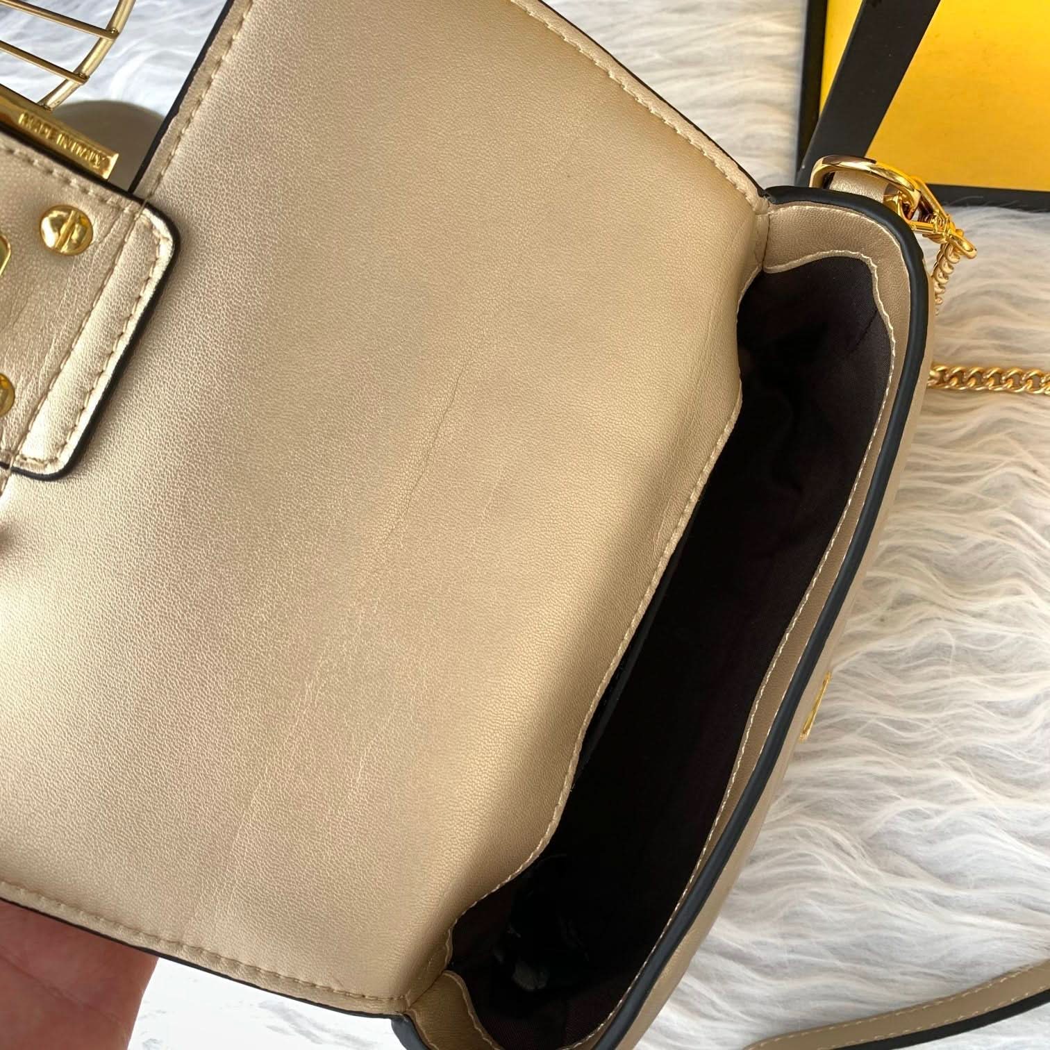 Fendi Baguette Mini Leather Crossbody Bag 19cm - Griserik