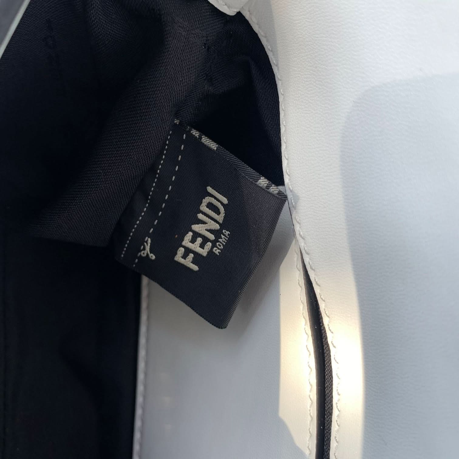 Fendi Baguette Mini Leather Crossbody Bag 19cm - Griserik