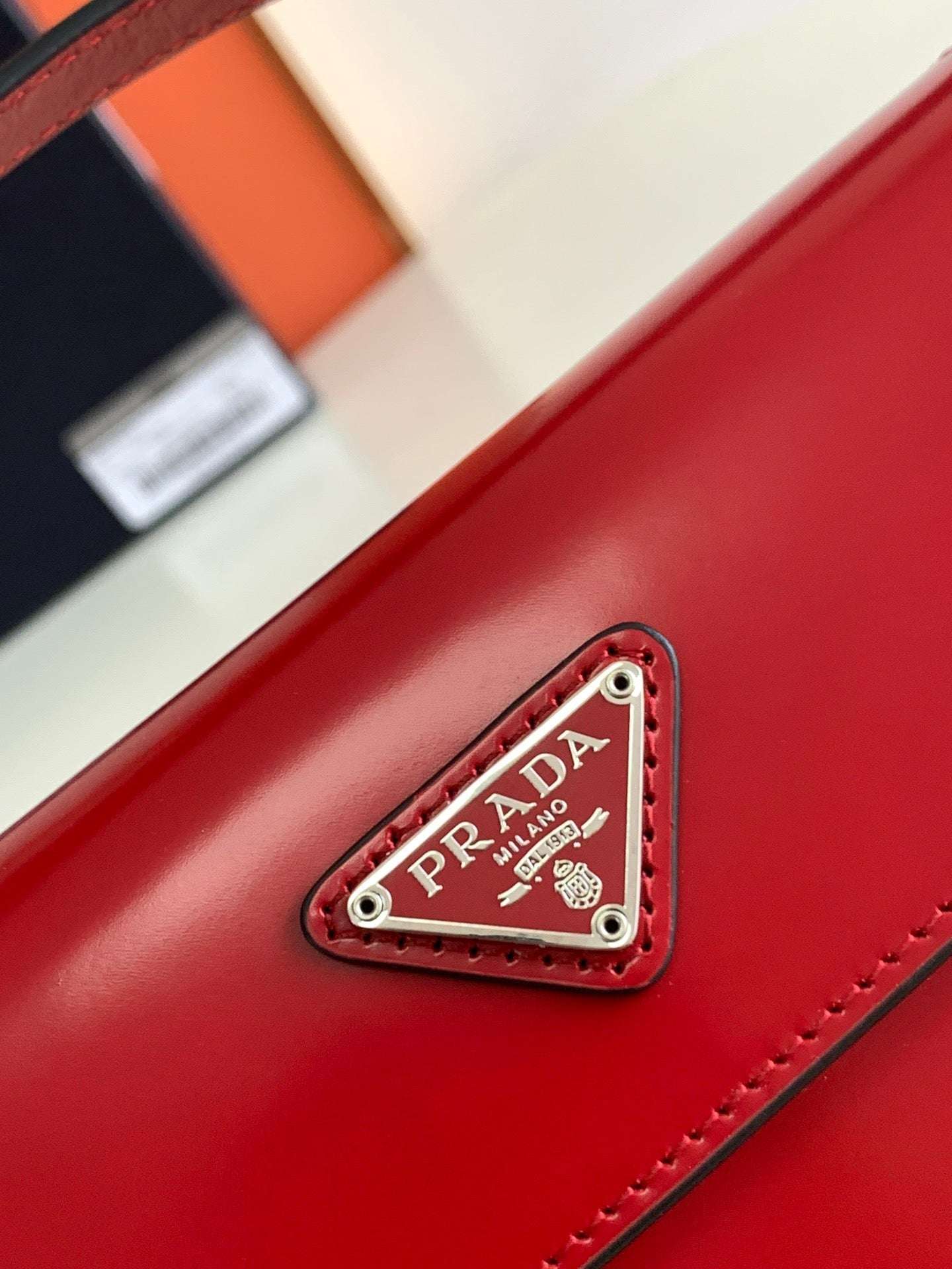 Prada Milano Flap Bag Brushed Leather 23cm - Griserik