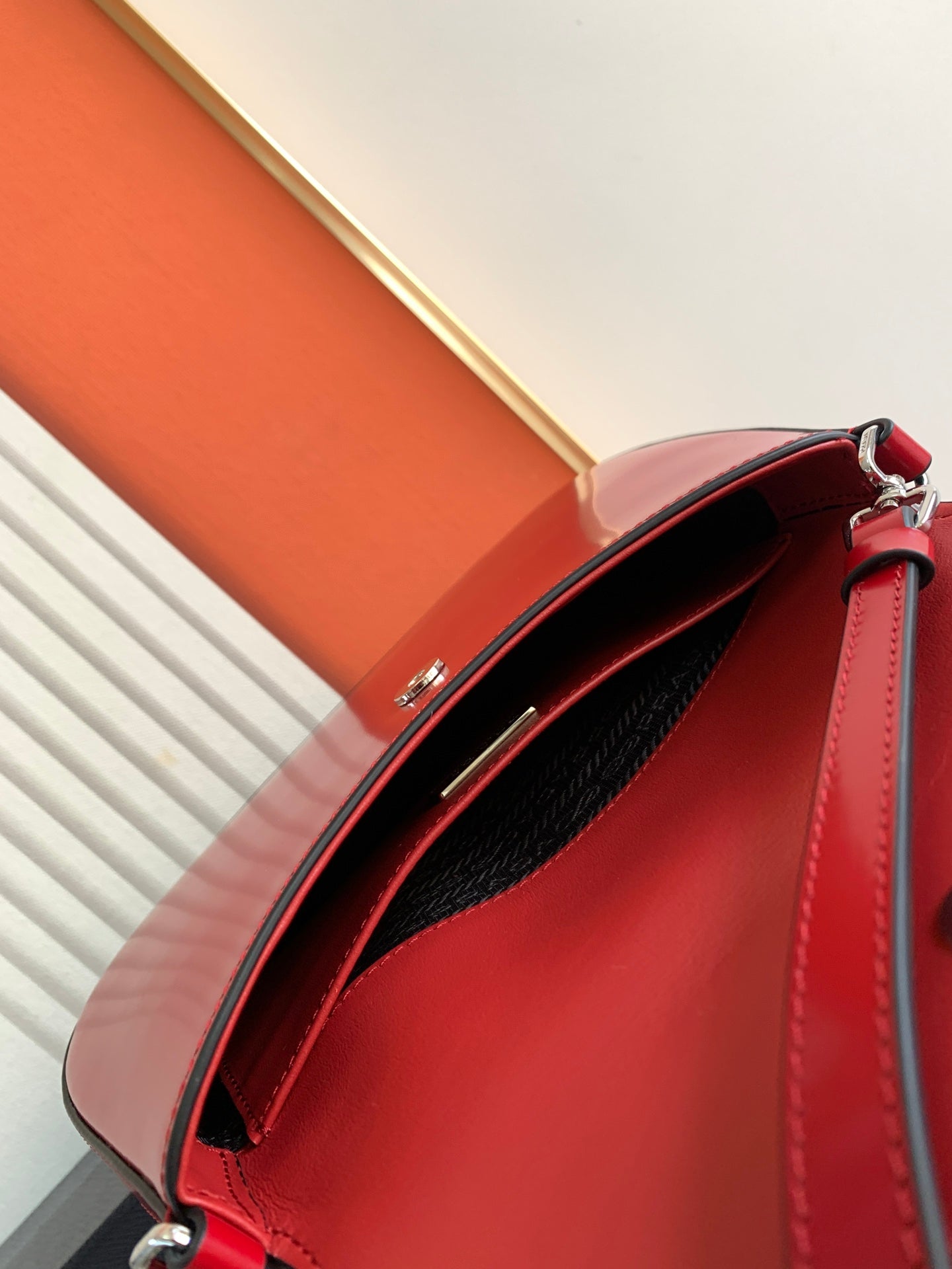 Prada Milano Flap Bag Brushed Leather 23cm - Griserik