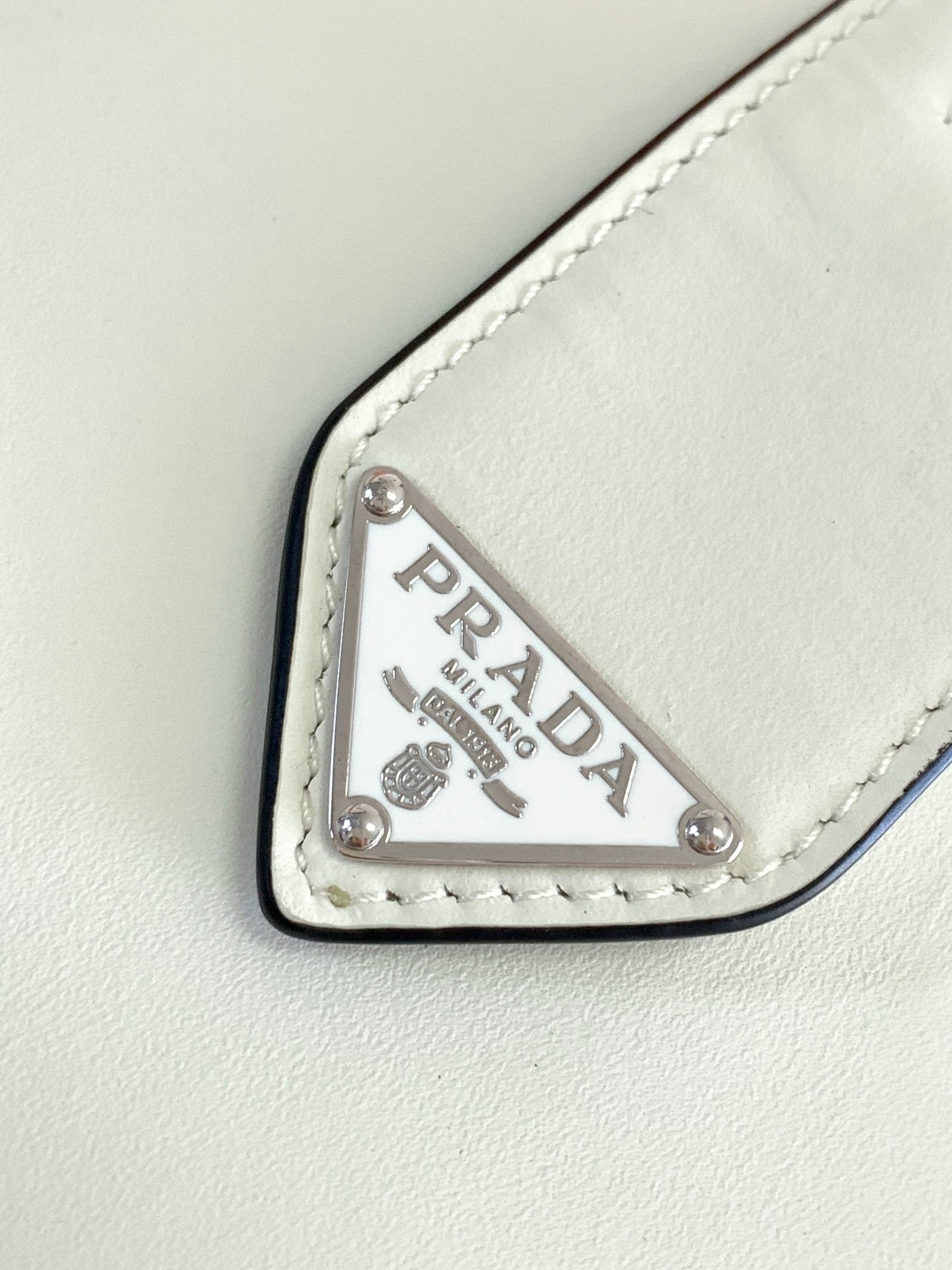 Prada Supernova Tote Bag Brushed Leather 25 - Griserik