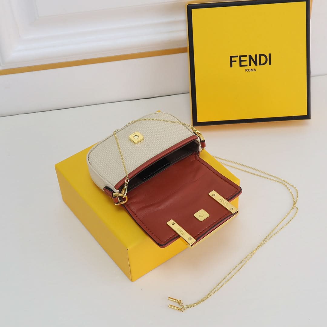 Fendi Baguette Nano Bag 11cm - Griserik