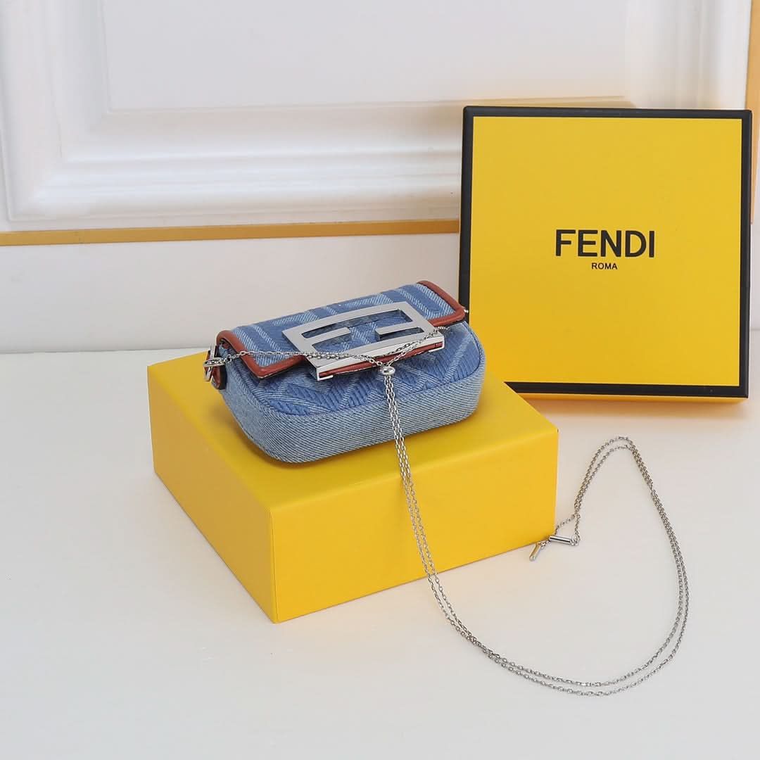Fendi Baguette Nano Bag 11cm - Griserik