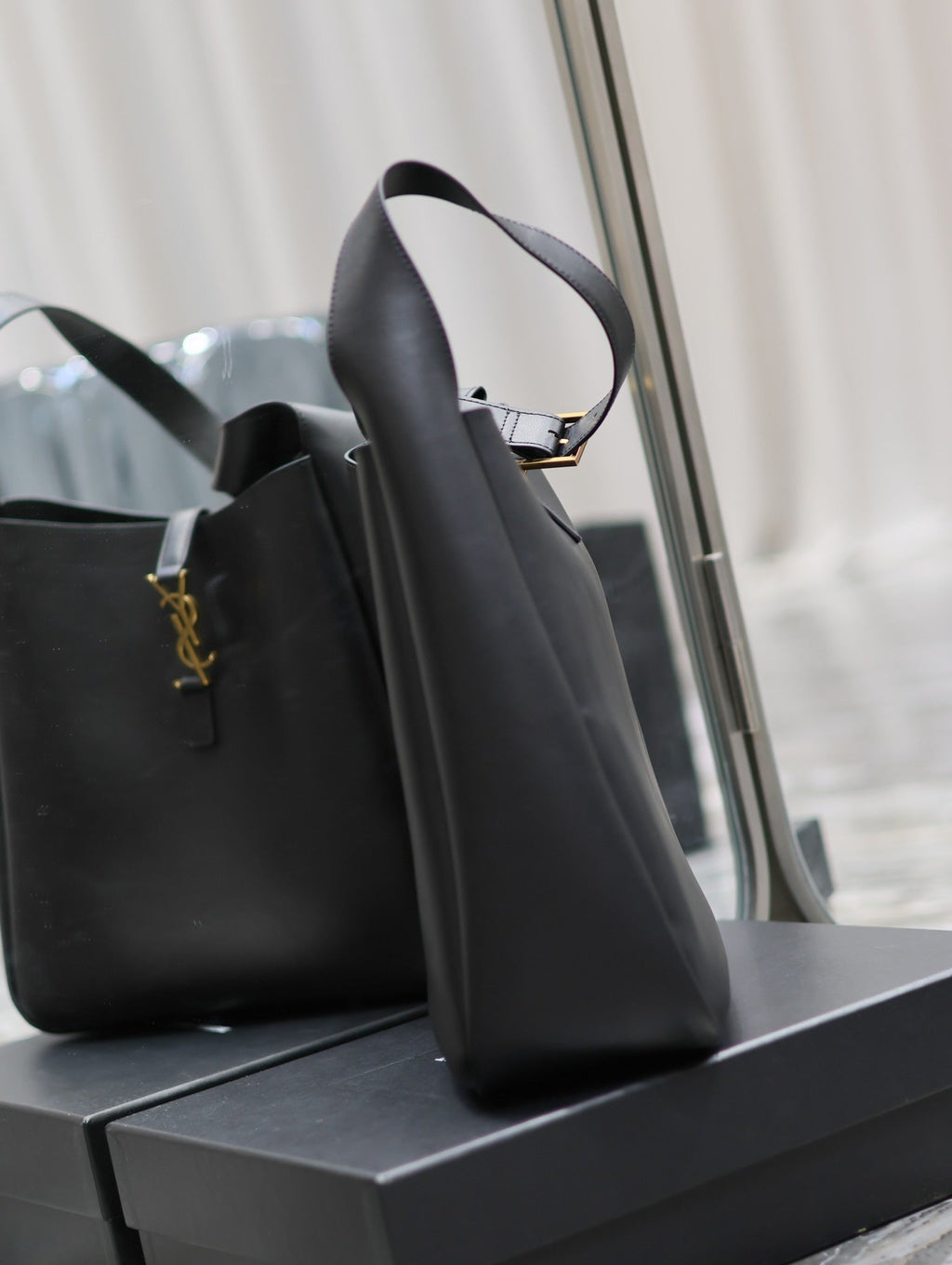 Ysl Saint Laurent LE 5A7 Hobo Bag Vintage Black Leather - Griserik