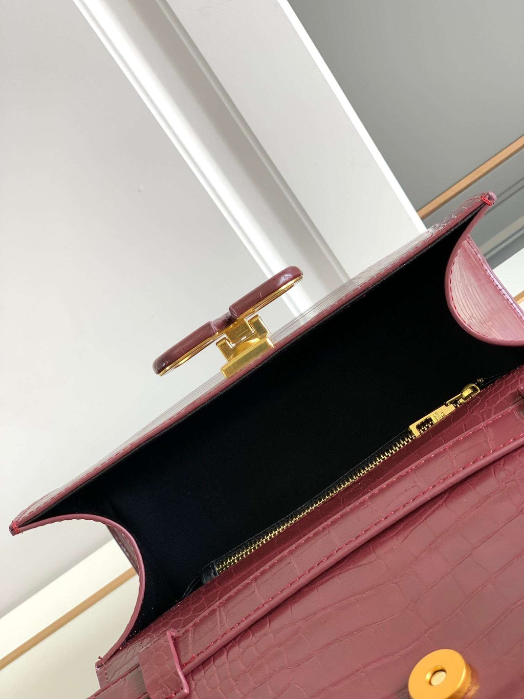 Valentino Garavani VSLING Small Leather Top Handle Bag - Griserik