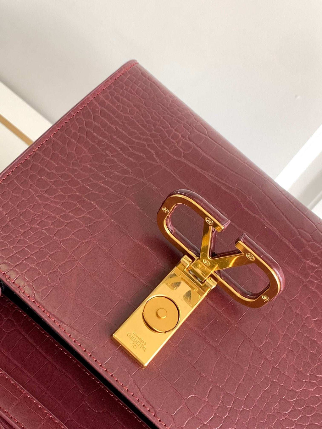 Valentino Garavani VSLING Small Leather Top Handle Bag - Griserik