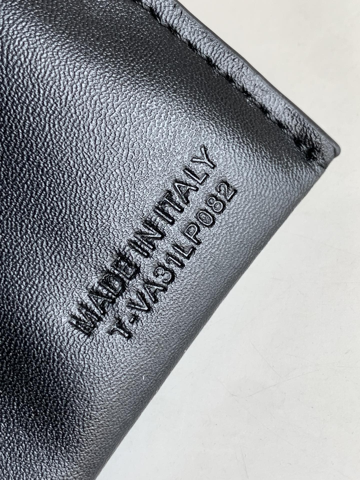 Valentino Garavani VSLING Small Leather Top Handle Bag - Griserik