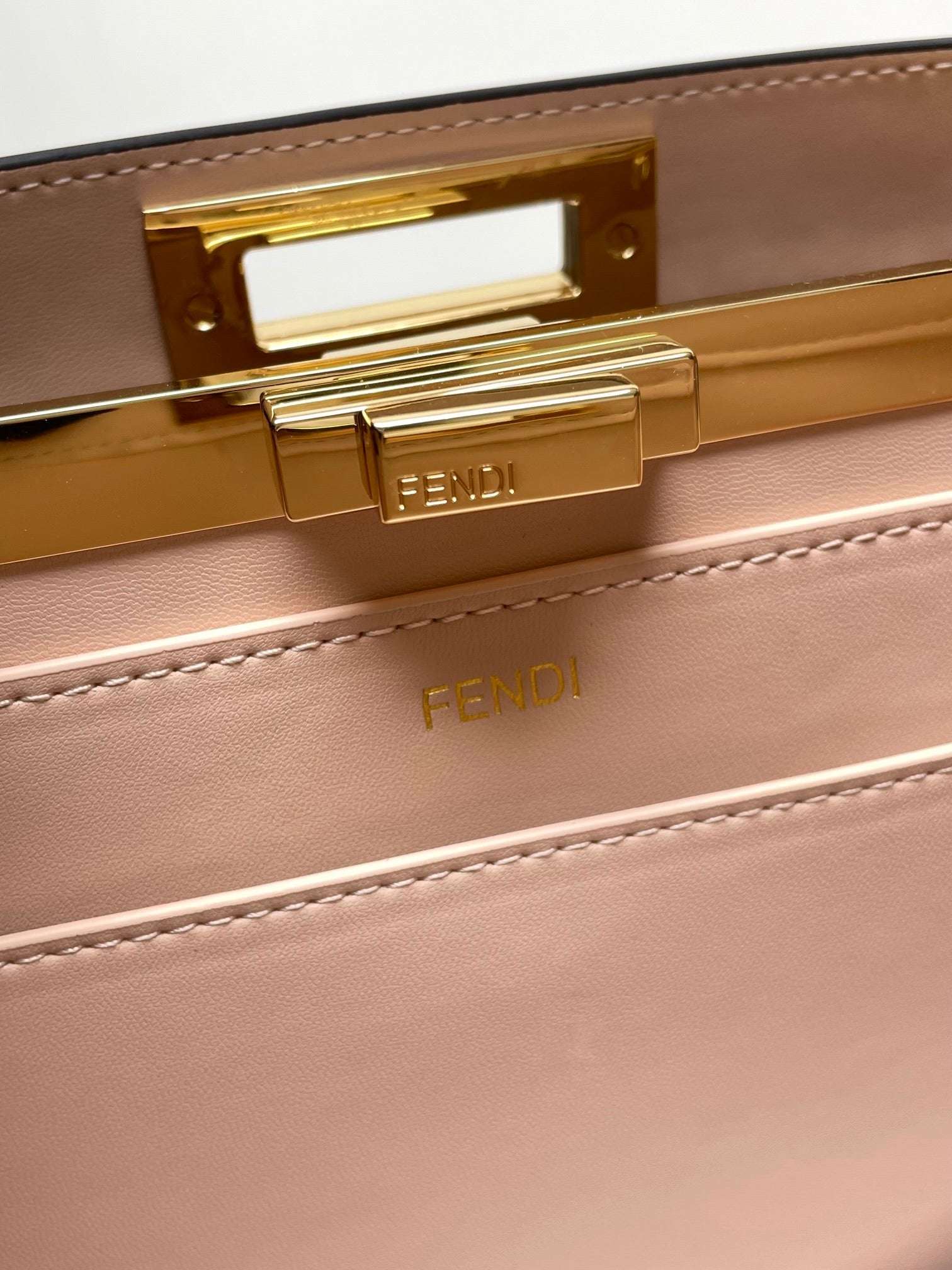 Fendi Peekaboo ISeeU Medium Beige leather bag - Griserik