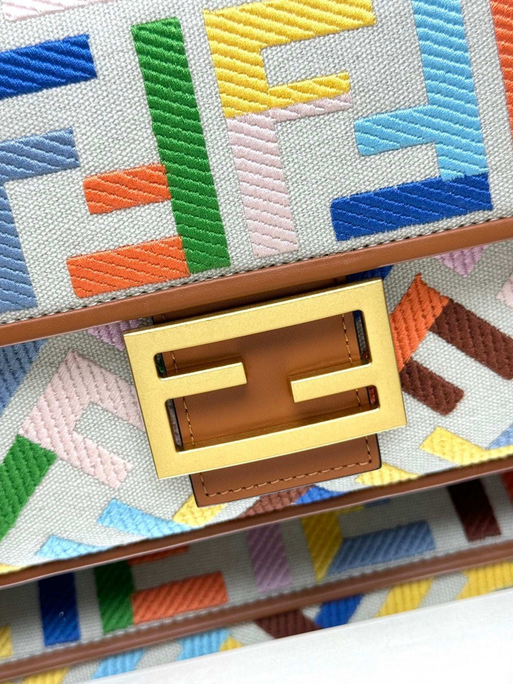 Fendi Baguette Crossbody Canvas Bag - Griserik