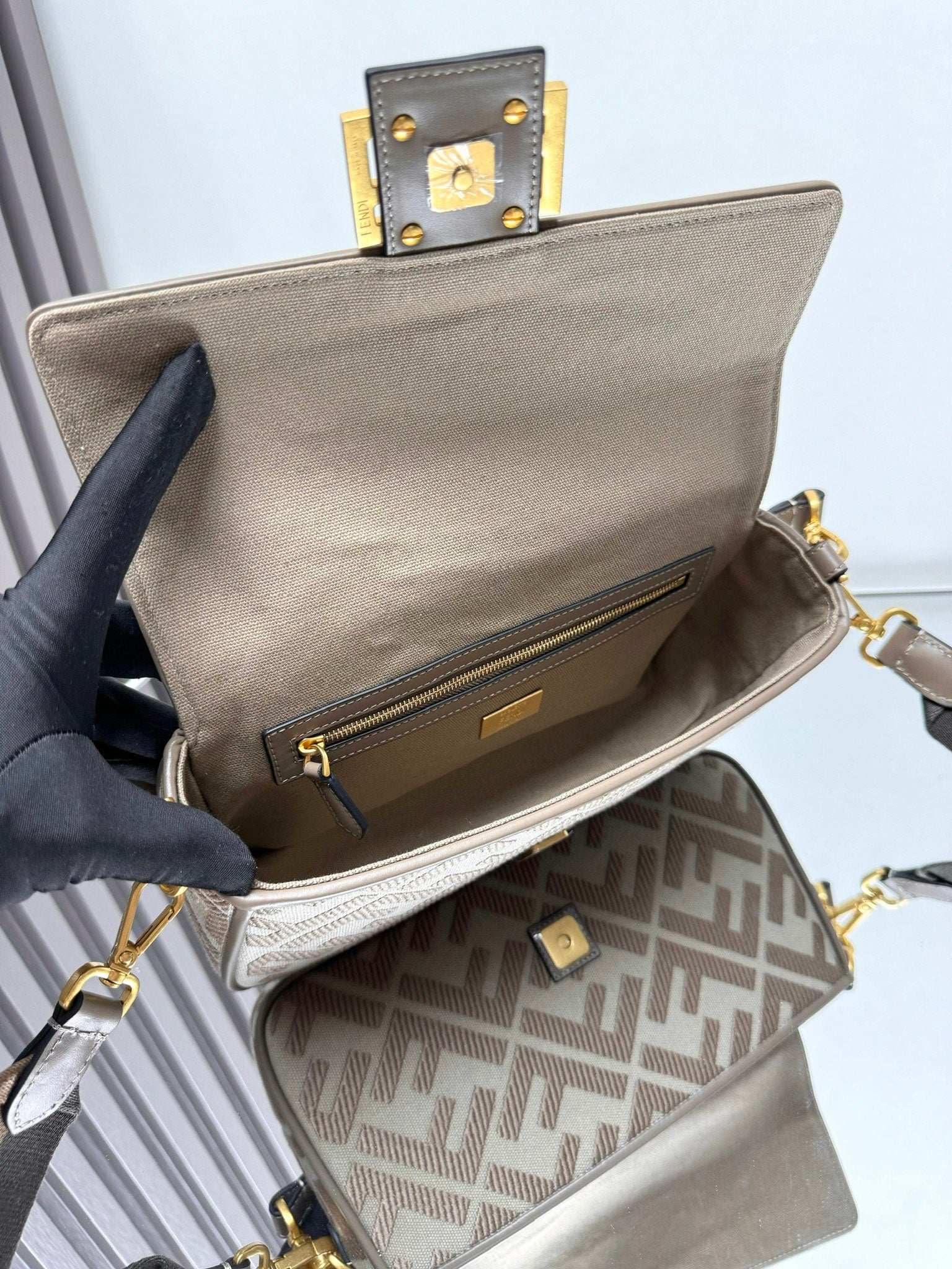 Fendi Baguette Crossbody Canvas Bag - Griserik