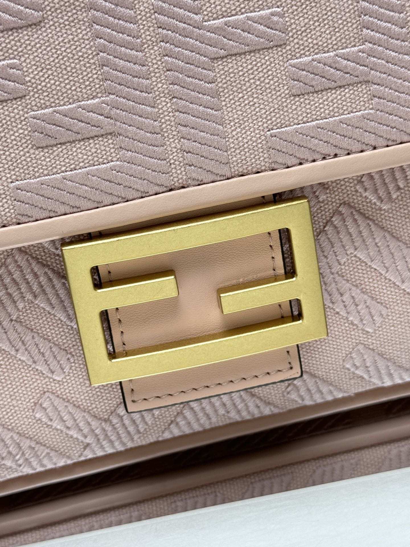 Fendi Baguette Crossbody Canvas Bag - Griserik