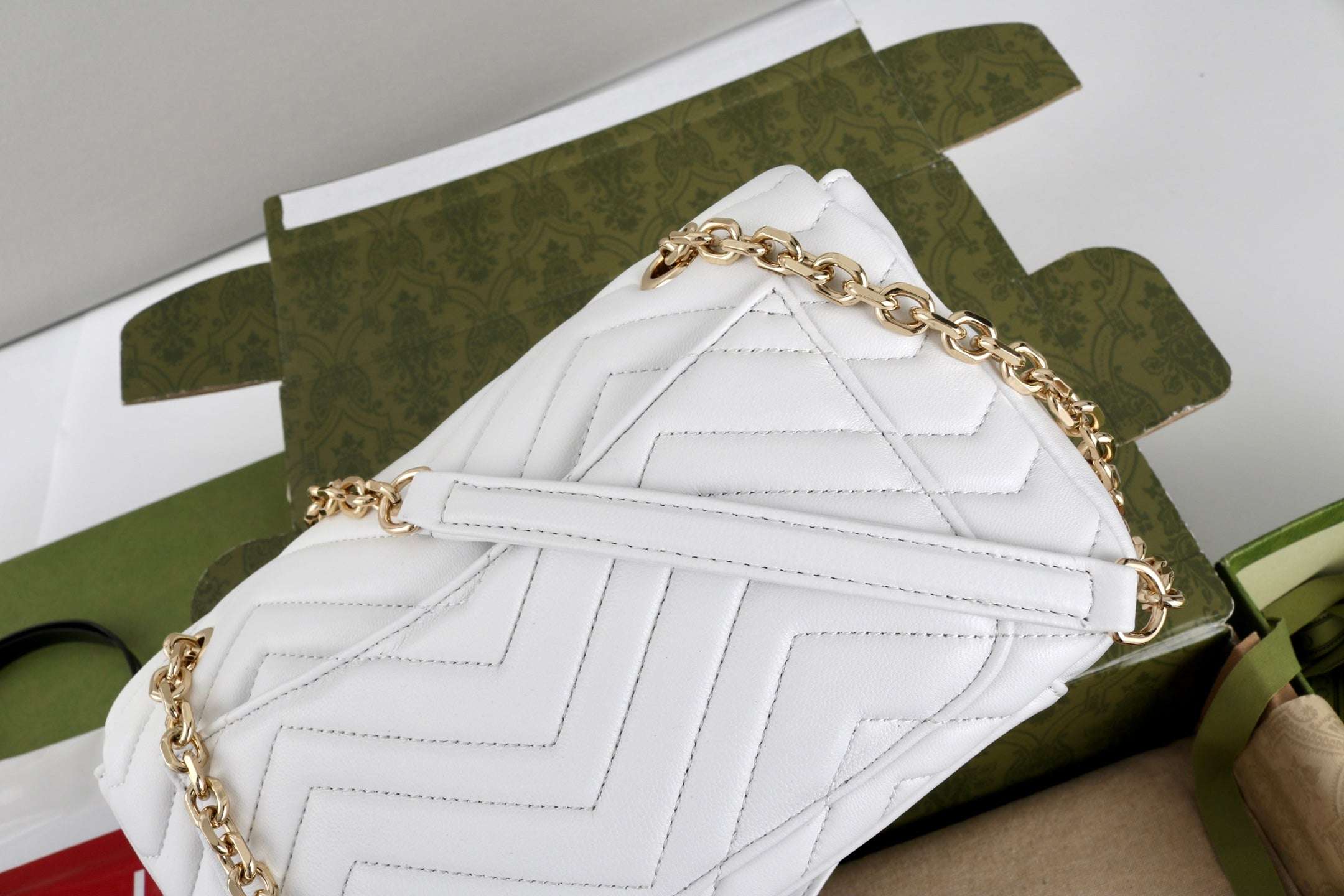 Gucci GG Marmont Shoulder Bag white - Griserik