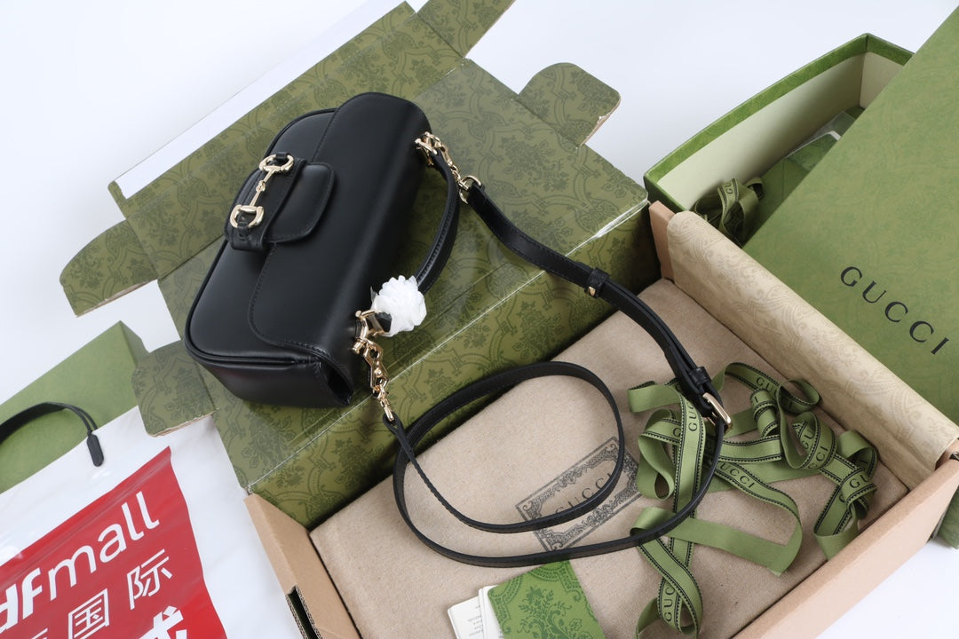 Gucci GG 1955 Horsebit Shoulder Bag Black - Griserik