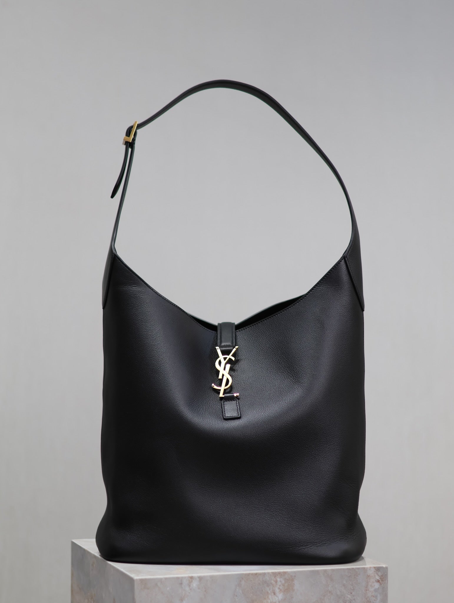 Ysl Saint Laurent LE 5A7 Hobo Bag Vintage Black Leather - Griserik
